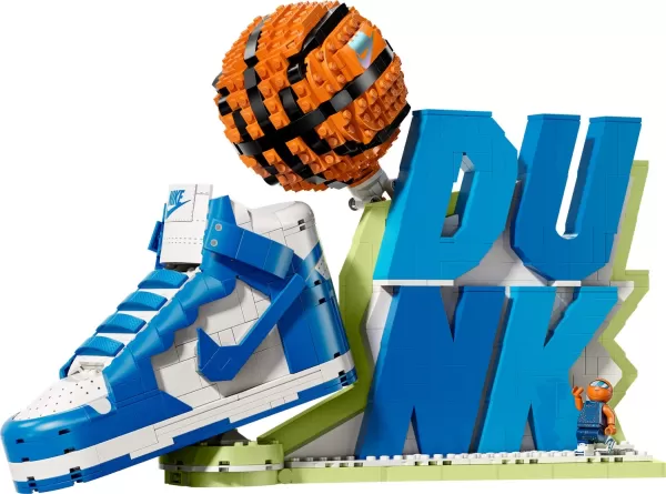 Nike Dunk x LEGO Set